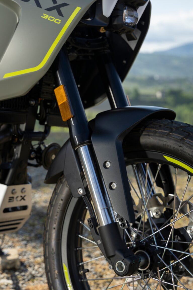 mdnmoto_benelli_bkx300_2026 (1)