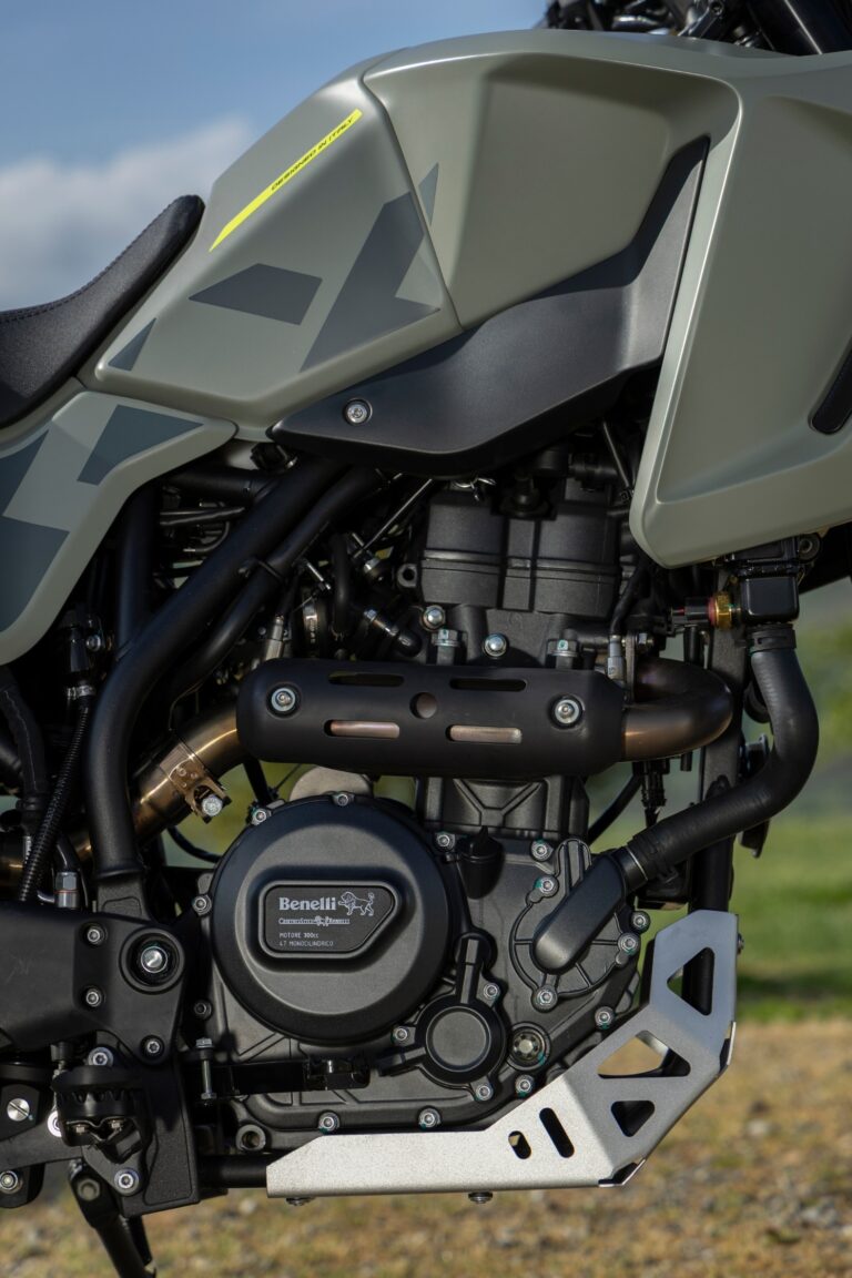 mdnmoto_benelli_bkx300_2026 (7)