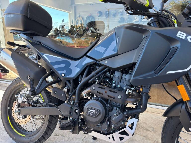 mdnmoto_benelli_bkx300_2026 (1)