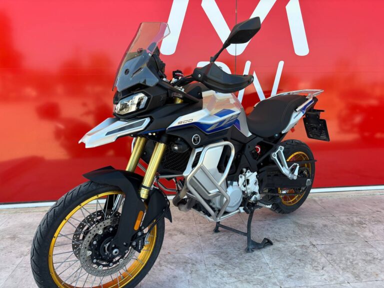 mdnmoto_voge_ds900x_2025 (3)