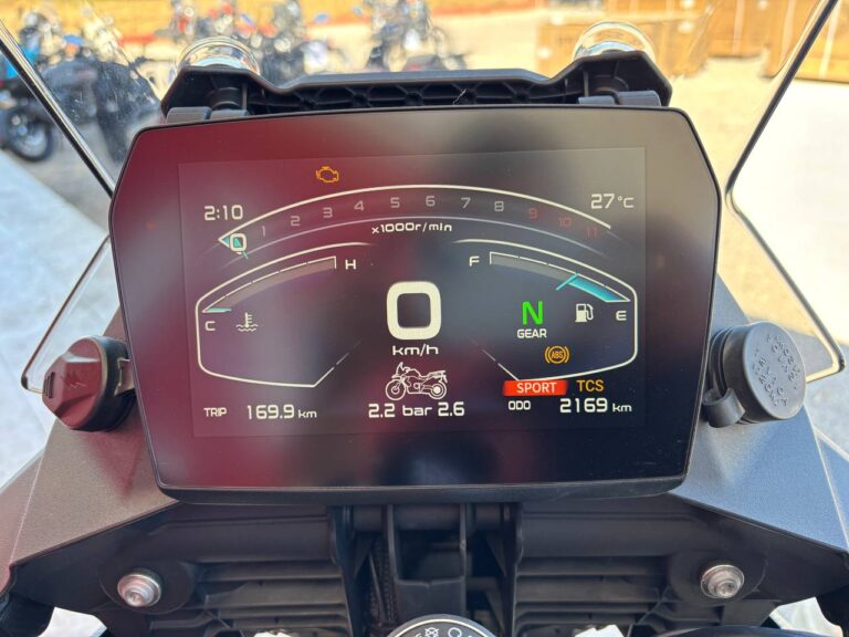 mdnmoto_voge_ds900x_2025 (5)